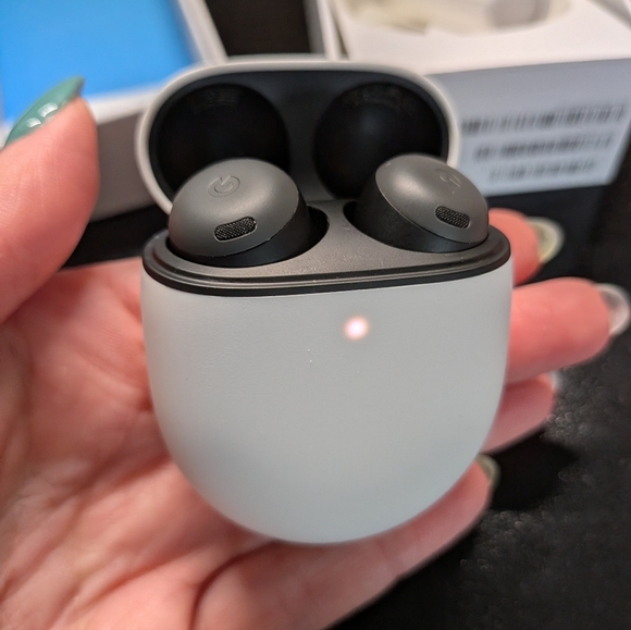 Google Pixel Buds Pro - Picture 2 of 2